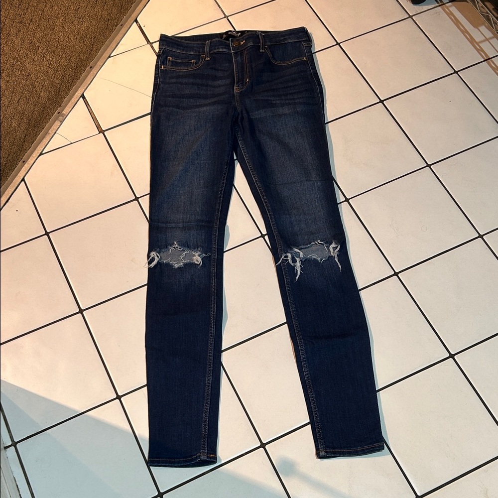 Hollister Women's Dark Blue Distressed Skinny Jeans